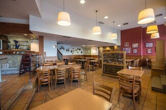 Plus de détails pour Avenida de Pedro Barrié de la Maza, 17, A Coruña - Commerce de détail à louer