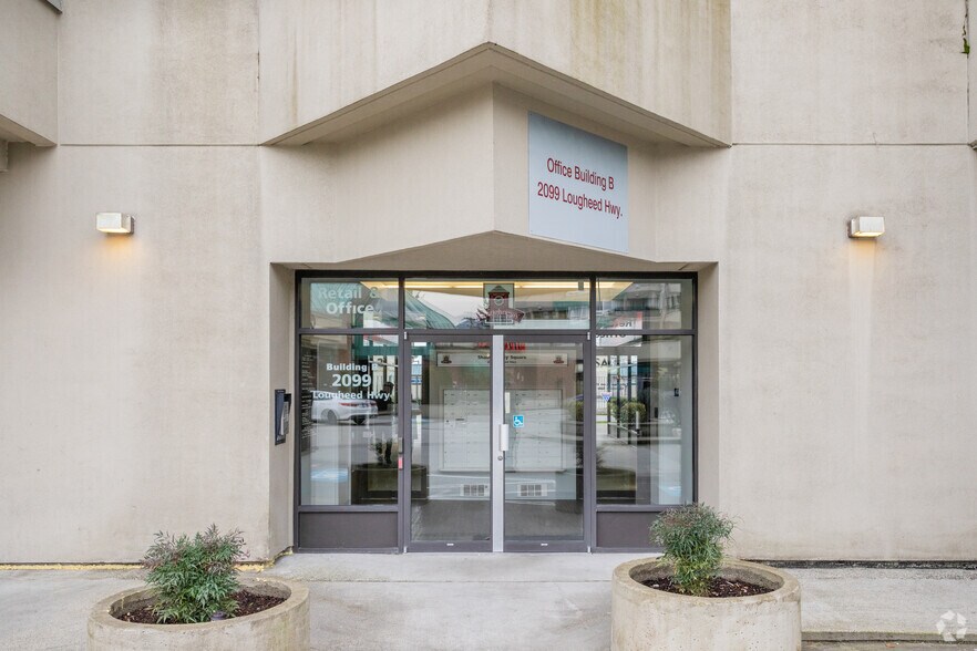 2099 Lougheed Hwy, Port Coquitlam, BC à louer - Photo du bâtiment - Image 2 de 12