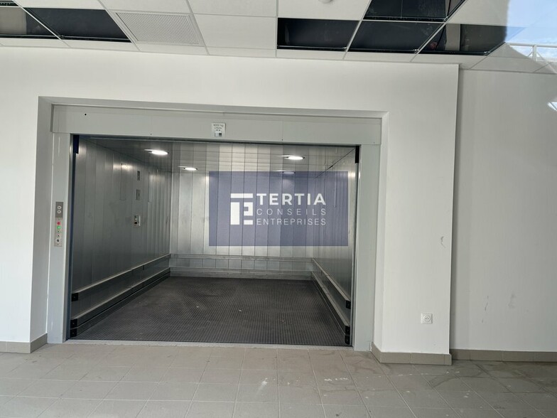 Flex in Montpellier for lease - Interior Photo - Image 2 of 6