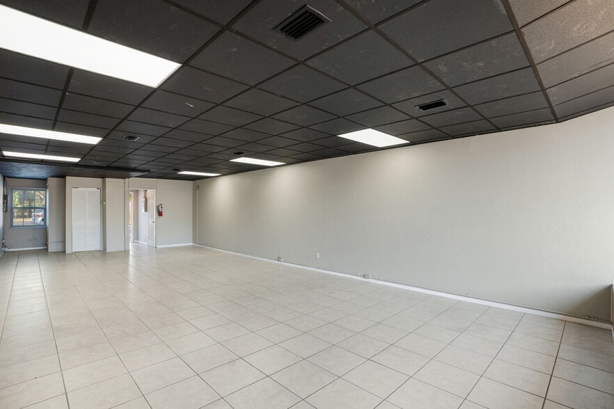 2801-2815 N Tamiami Trl, Sarasota, FL à louer - Photo du bâtiment - Image 2 de 15