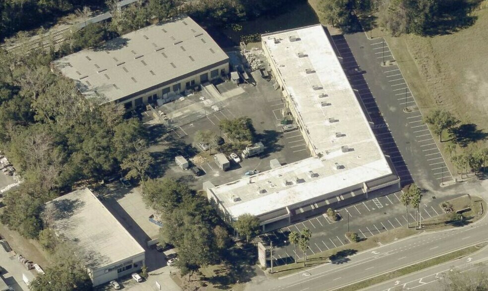 8570 Philips Hwy, Jacksonville, FL à louer - Photo du bâtiment - Image 3 de 7