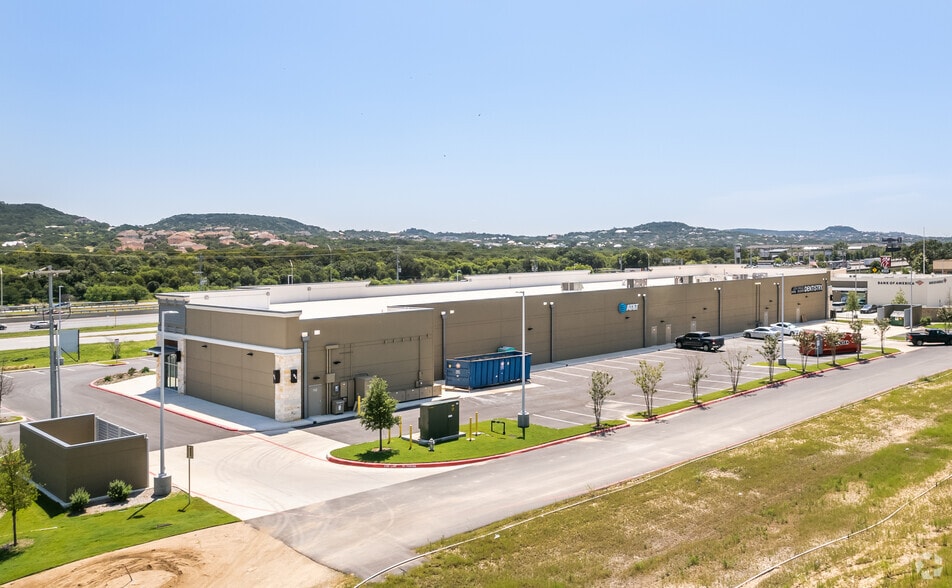 24531 IH-10 West, San Antonio, TX for lease - Building Photo - Image 2 of 11
