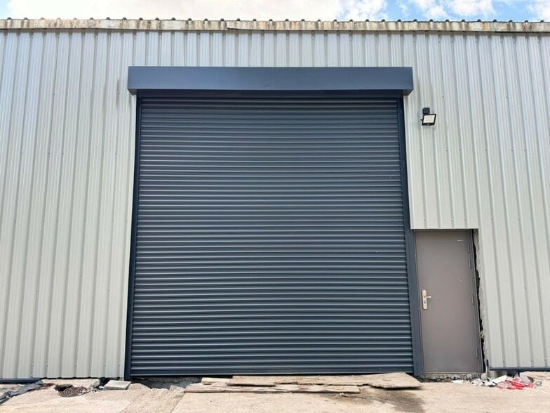 Magpie Grv, Tonypandy for lease - Building Photo - Image 3 of 3