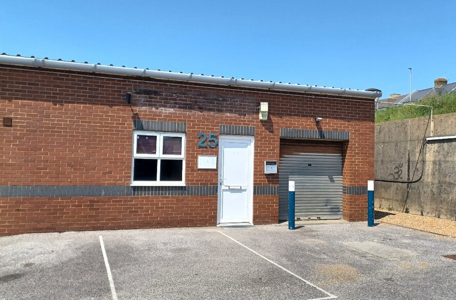 23-25 Basin Rd N, Brighton à louer - Photo du bâtiment - Image 2 de 2