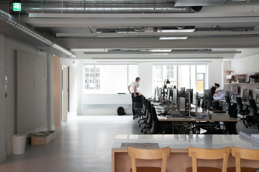 22-23 Little Portland St, London for lease - Building Photo - Image 3 of 12