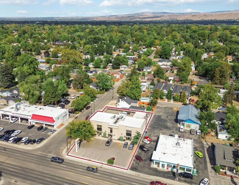 6128 W Fairview Ave, Boise, ID à vendre - Photo du bâtiment - Image 2 de 7