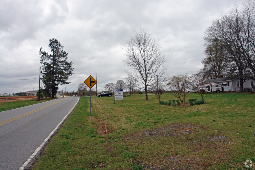 317 Prince Perry Rd, Easley, SC for sale - Building Photo - Image 2 of 9