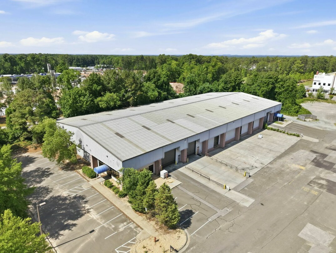 2456 S Miami Blvd, Durham, NC à louer Photo du bâtiment- Image 1 de 10