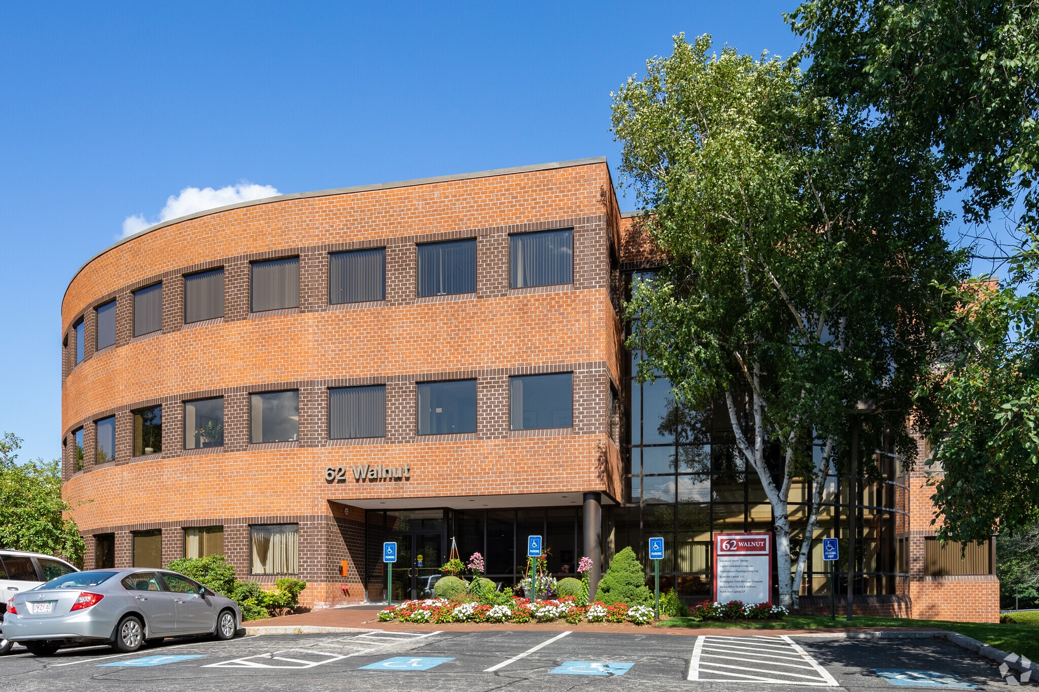 62 Walnut St, Wellesley, MA for lease Primary Photo- Image 1 of 7