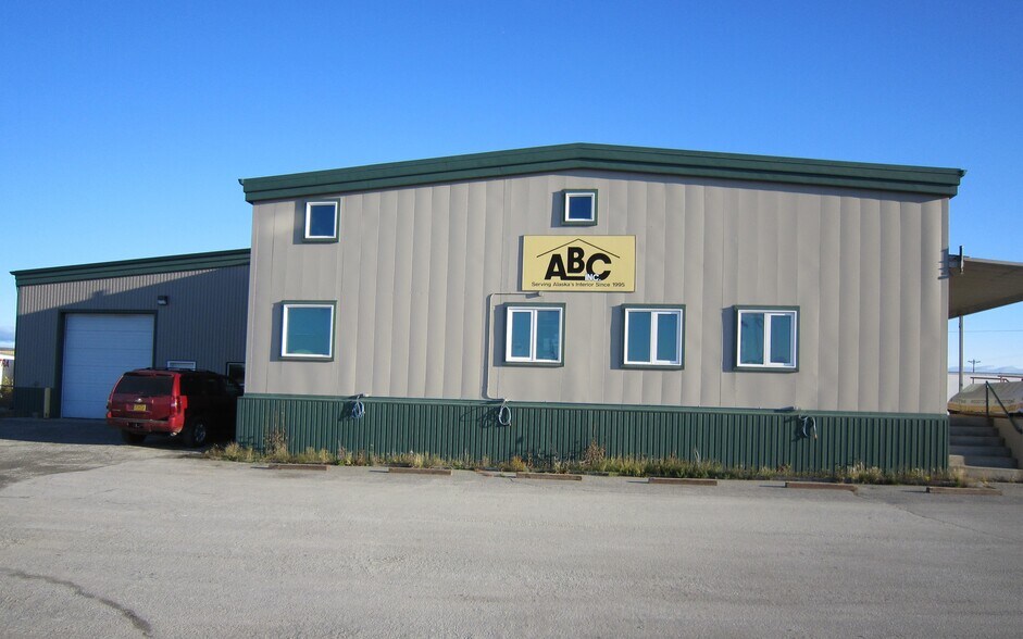 401 Driveway St, Fairbanks, AK à vendre - Photo du bâtiment - Image 2 de 19