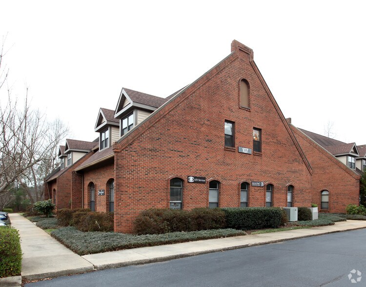 107 Fountain Brook Cir, Cary, NC for sale - Building Photo - Image 3 of 3