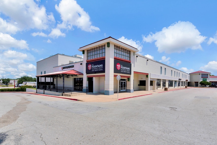 5100-5353 Trail Lake Dr, Fort Worth, TX à louer - Photo du bâtiment - Image 1 de 8