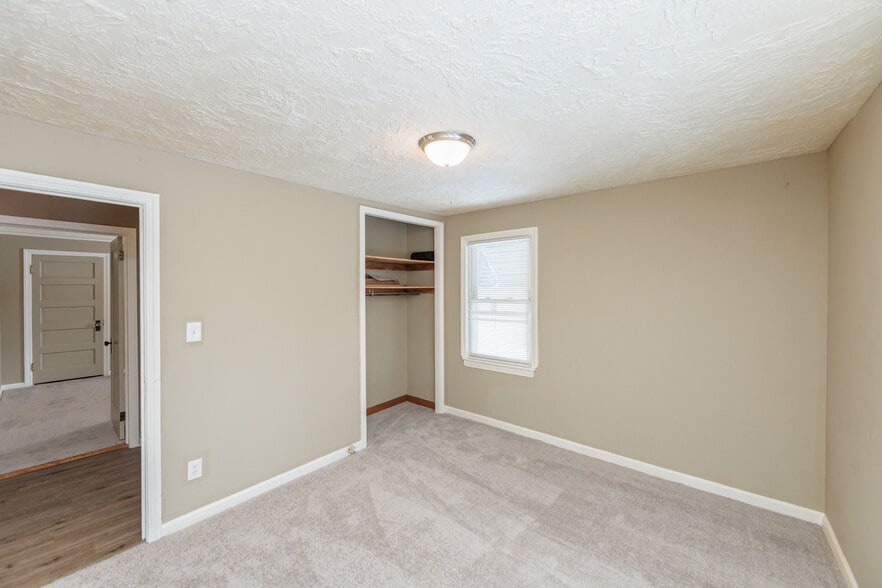 5062 Lee Rd, Maple Heights, OH for sale - Building Photo - Image 3 of 52