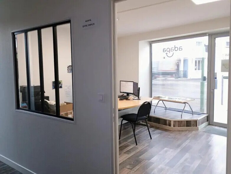 Bureau dans Saint-Étienne-du-Bois à louer - Photo intérieure - Image 2 de 5