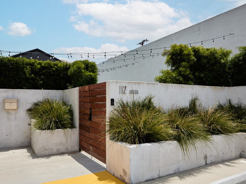112 Arena St, El Segundo, CA à vendre - Photo du bâtiment - Image 3 de 25