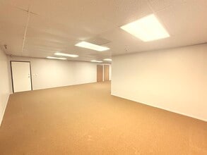 17632 Metzler Ln, Huntington Beach, CA for lease Interior Photo- Image 1 of 6