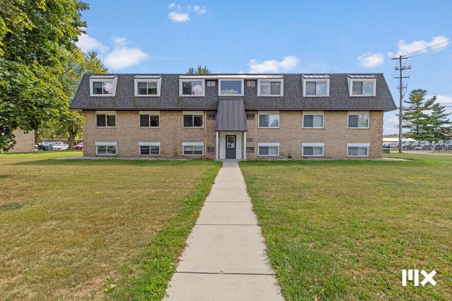 757 W Shepherd St, Charlotte, MI à vendre - Photo du bâtiment - Image 1 de 46