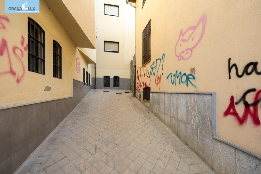 Terrain dans Granada, Granada à vendre - Photo du bâtiment - Image 2 de 15