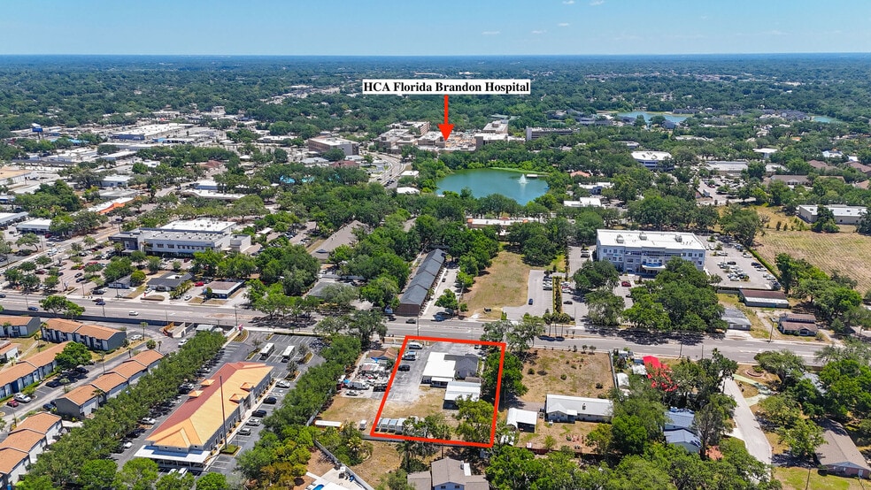 504 S Kings Ave, Brandon, FL for sale - Building Photo - Image 1 of 9