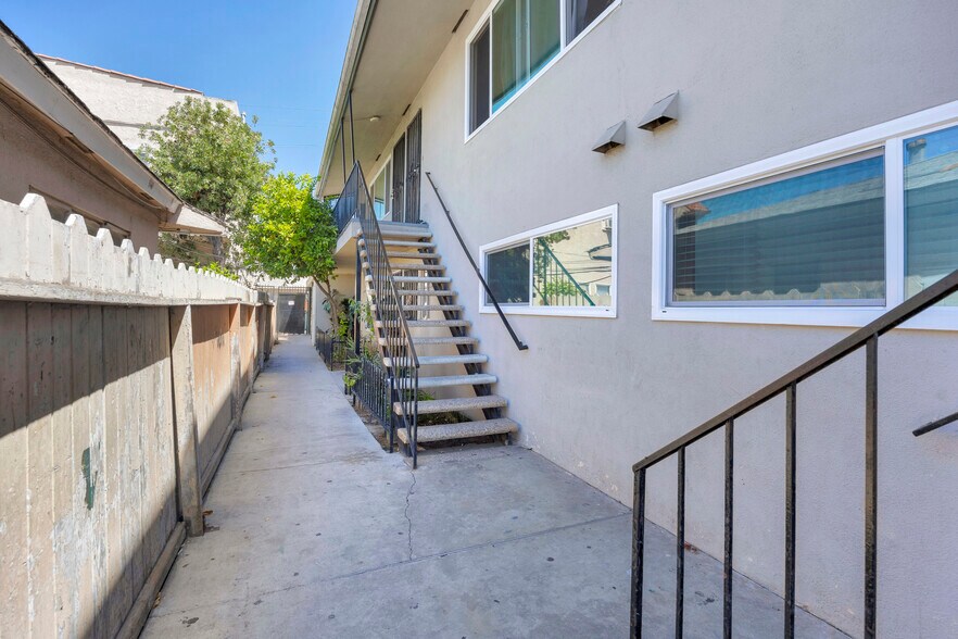 1700 Pacific Ave, Long Beach, CA à vendre - Photo du bâtiment - Image 2 de 7