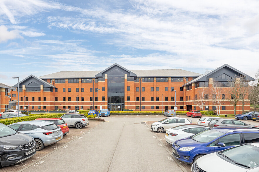 Redvers Close, Leeds for lease - Building Photo - Image 2 of 17