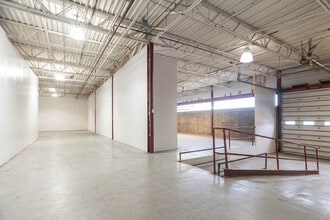 2201 W Fulton St, Chicago, IL for lease Interior Photo- Image 2 of 6