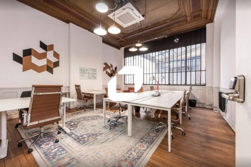 12 Rue Martel, Paris for lease - Interior Photo - Image 2 of 13