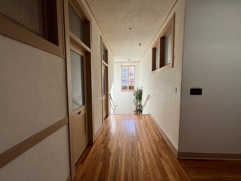 185 Pier Ave, Santa Monica, CA for lease - Building Photo - Image 3 of 3