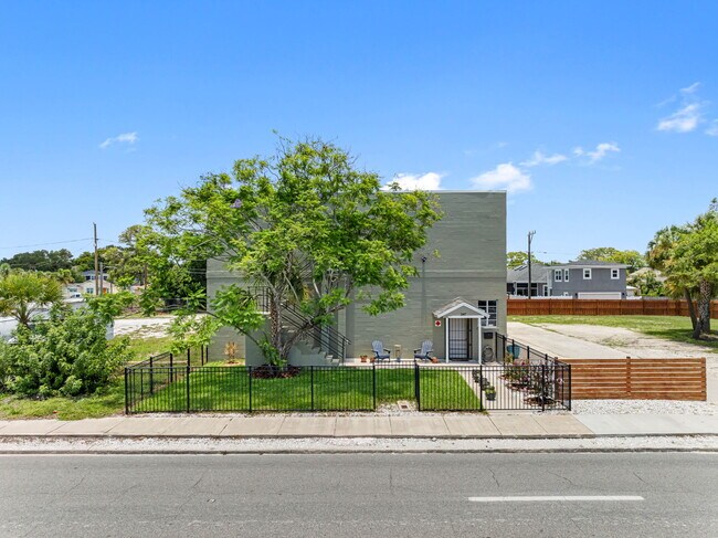 More details for 2447 5th Ave S, Saint Petersburg, FL - Industrial for Sale