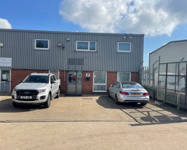 Bury Mead Rd, Hitchin à louer - Photo du bâtiment - Image 1 de 4