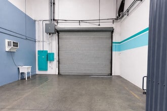 1919 Vineburn Ave, Los Angeles, CA for lease Interior Photo- Image 2 of 7