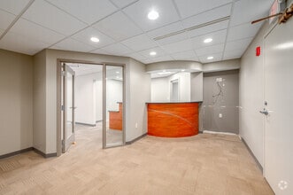 6789 Ridge Rd, Parma, OH à louer Photo intérieure- Image 1 de 4