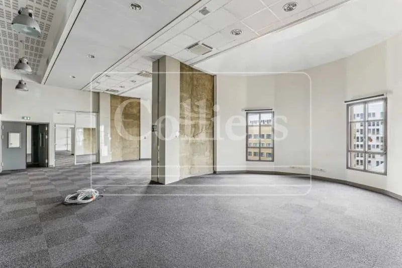 Office in Marseille for lease Interior Photo- Image 1 of 10
