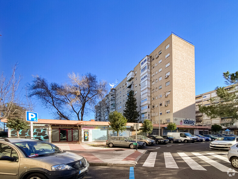 Plaza San Juan de Covas, 16, Alcorcón, Madrid à louer - Photo du bâtiment - Image 2 de 2