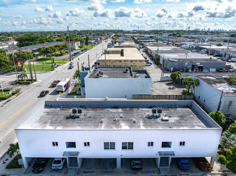 620 W 29th St, Hialeah, FL à vendre - Photo du bâtiment - Image 3 de 23