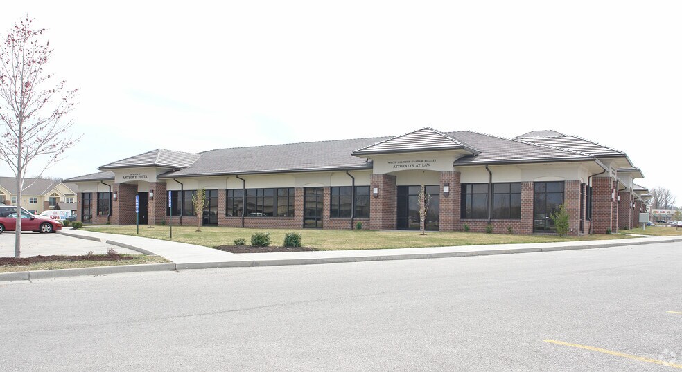 19049 E Valley View Pkwy, Independence, MO for lease - Building Photo - Image 2 of 3