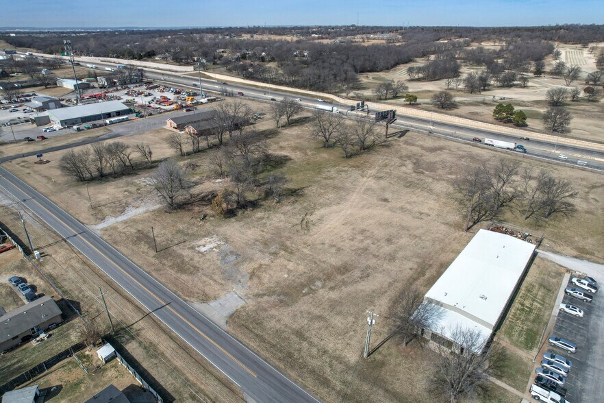 18415 E Admiral Pl, Catoosa, OK à vendre - Photo du bâtiment - Image 3 de 4