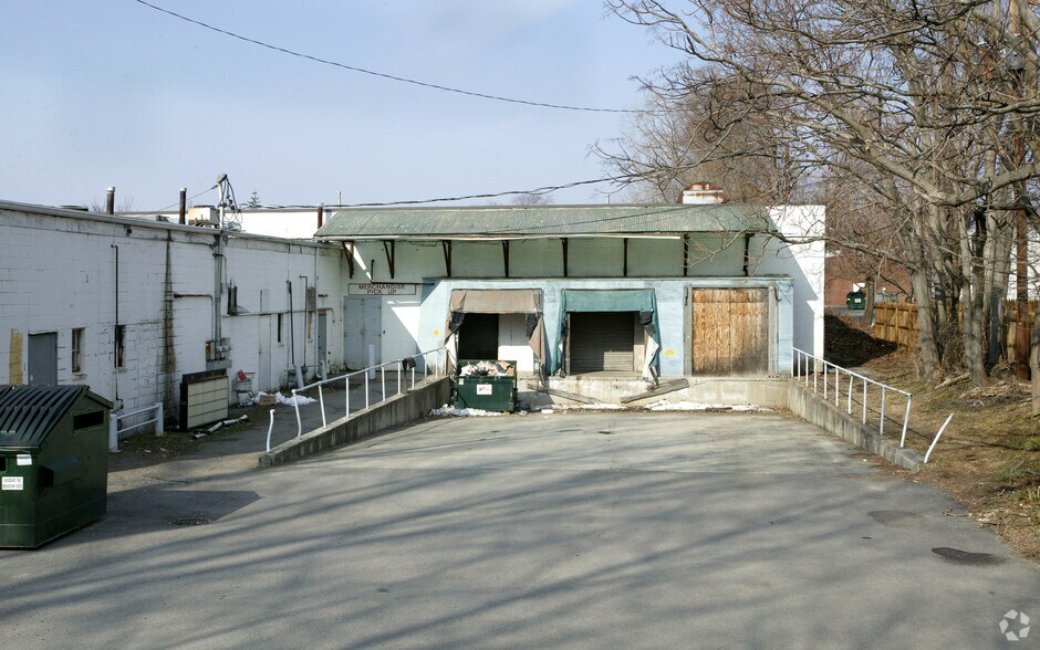 986 Main St, Fishkill, NY à louer - Photo du bâtiment - Image 2 de 30