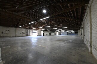 Plus de détails pour 15023-15035 Califa St, Van Nuys, CA - Industriel à vendre