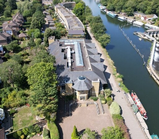 Hurst Rd, East Molesey à louer - Photo du bâtiment - Image 3 de 21