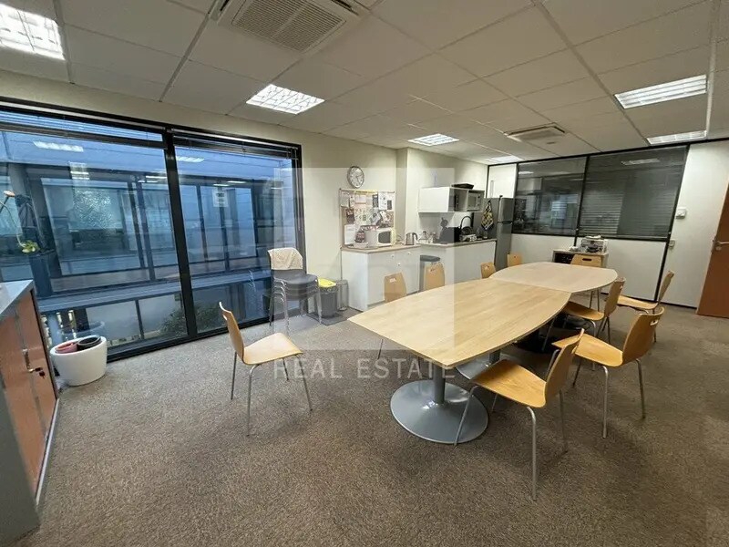 Avenue Satolas Green, Pusignan for lease Building Photo- Image 1 of 10