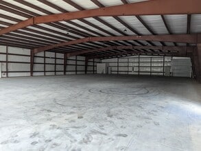 365 Nypro Ln, Dothan, AL for lease Interior Photo- Image 2 of 24