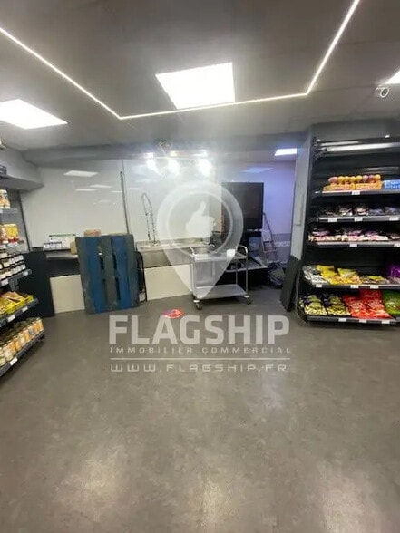 Retail in Le Pré-Saint-Gervais for lease - Interior Photo - Image 3 of 6