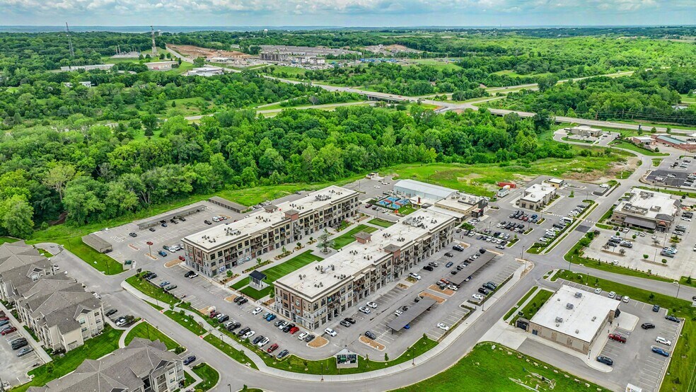 15425 Old Town Dr, Parkville, MO for sale - Aerial - Image 2 of 18