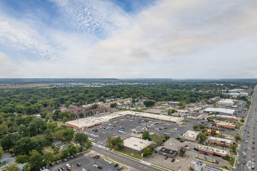 711 W 23rd St, Lawrence, KS for lease - Aerial - Image 2 of 2
