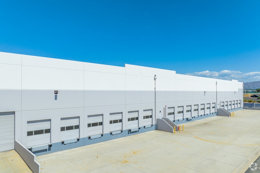 14530 Innovation Dr, Riverside, CA for lease - Building Photo - Image 2 of 4