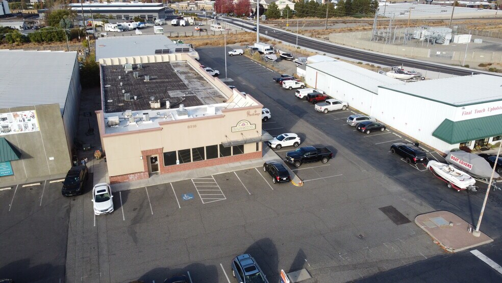 8318 Gage Blvd, Kennewick, WA à vendre - Photo du bâtiment - Image 2 de 12