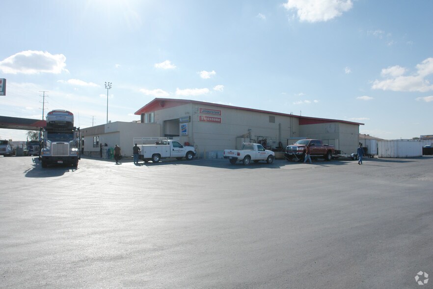 1000 E Cheyenne Ave, North Las Vegas, NV à vendre - Photo du bâtiment - Image 3 de 4