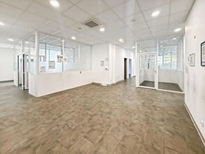 111 Route De La Valentine, Marseille for lease Interior Photo- Image 2 of 12