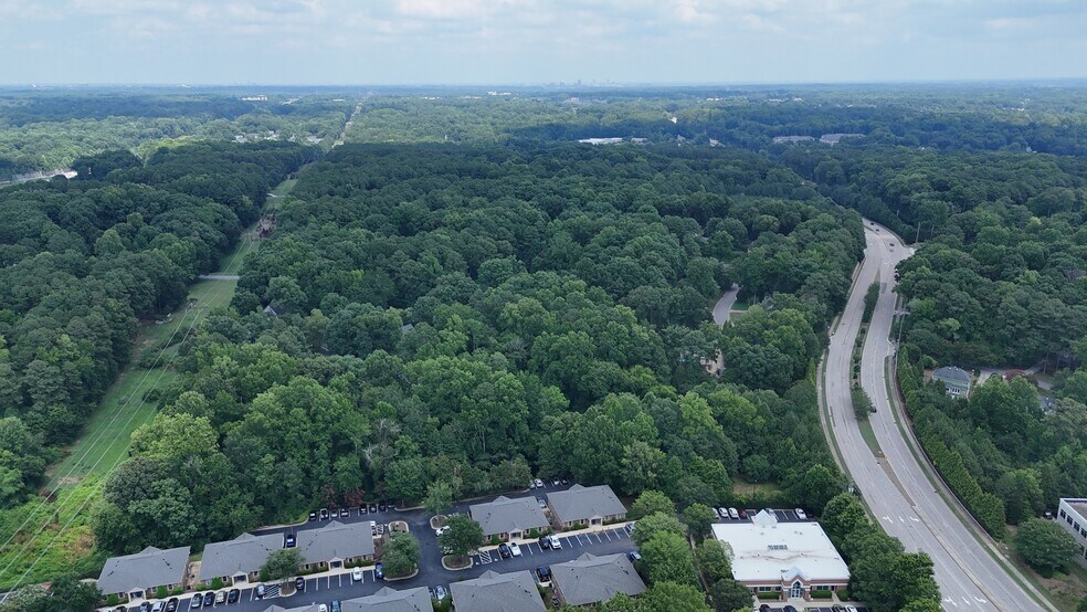 547 Keisler Dr, Cary, NC à louer - Aérien - Image 3 de 11